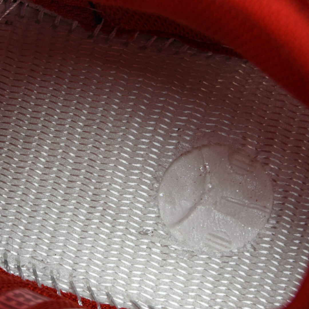 Yzy Boost 700 'Hi-Res Red'