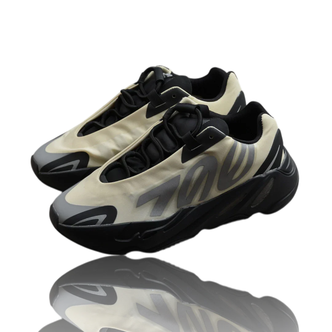 Yzy 700 MNVN 'Bone'