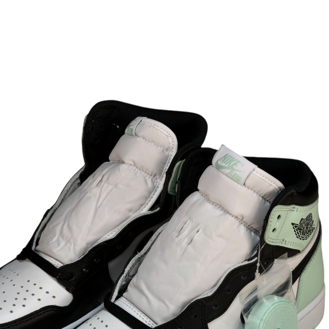 AJ1 Retro High 'Igloo'