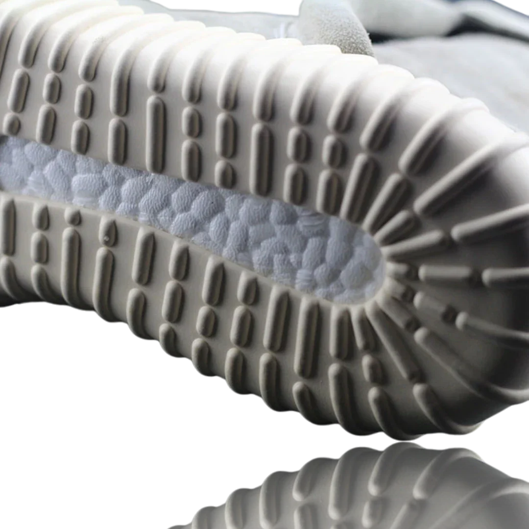 Yzy Boost 750 'OG Carbon'