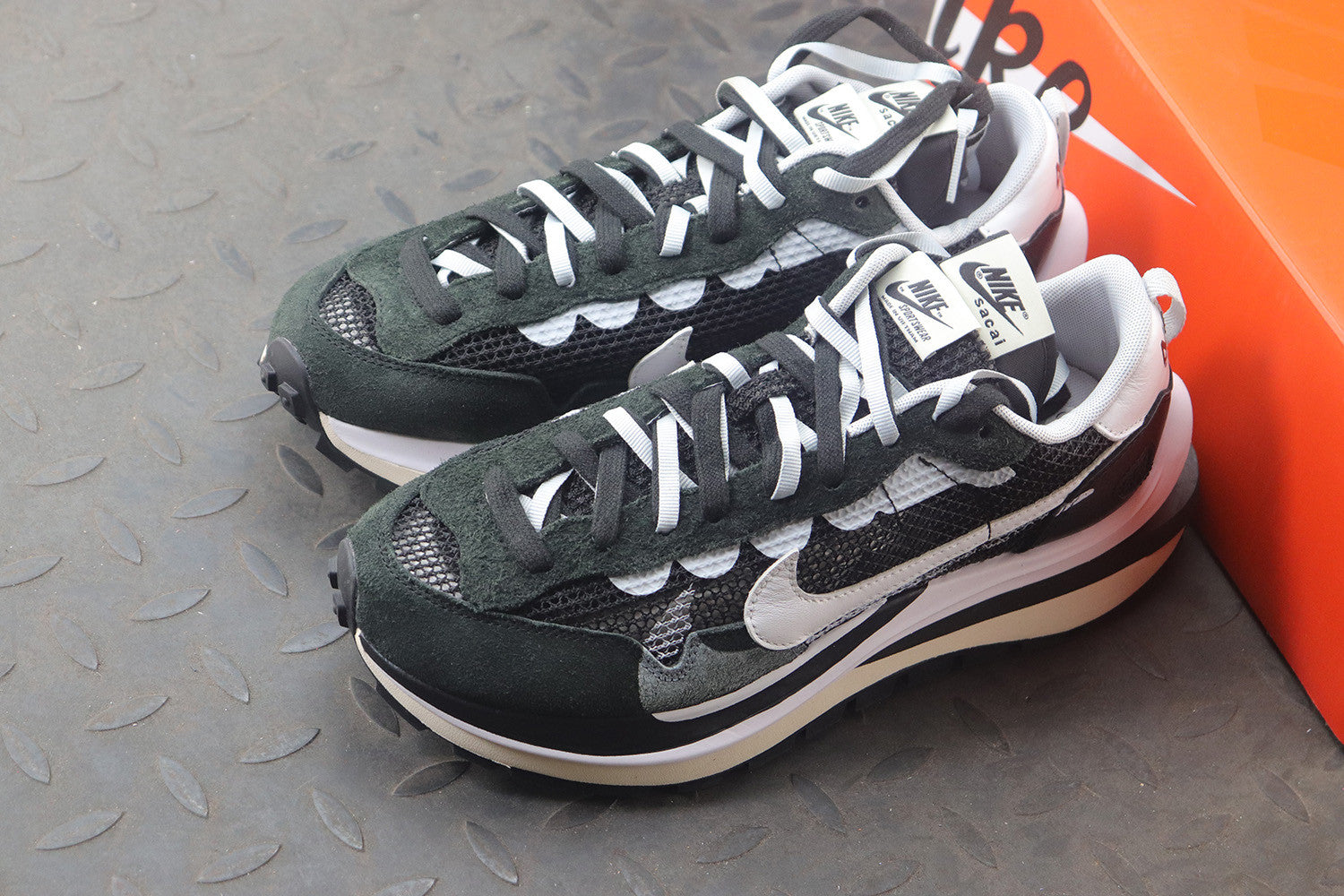 Sacai x VaporWaffle 'Black White'