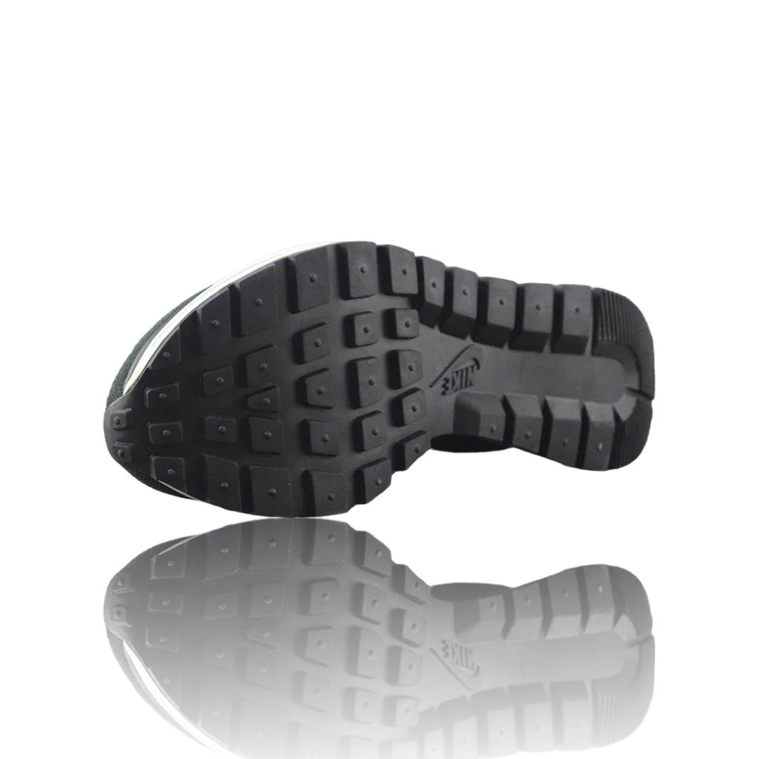 Sacai x VaporWaffle 'Black White'